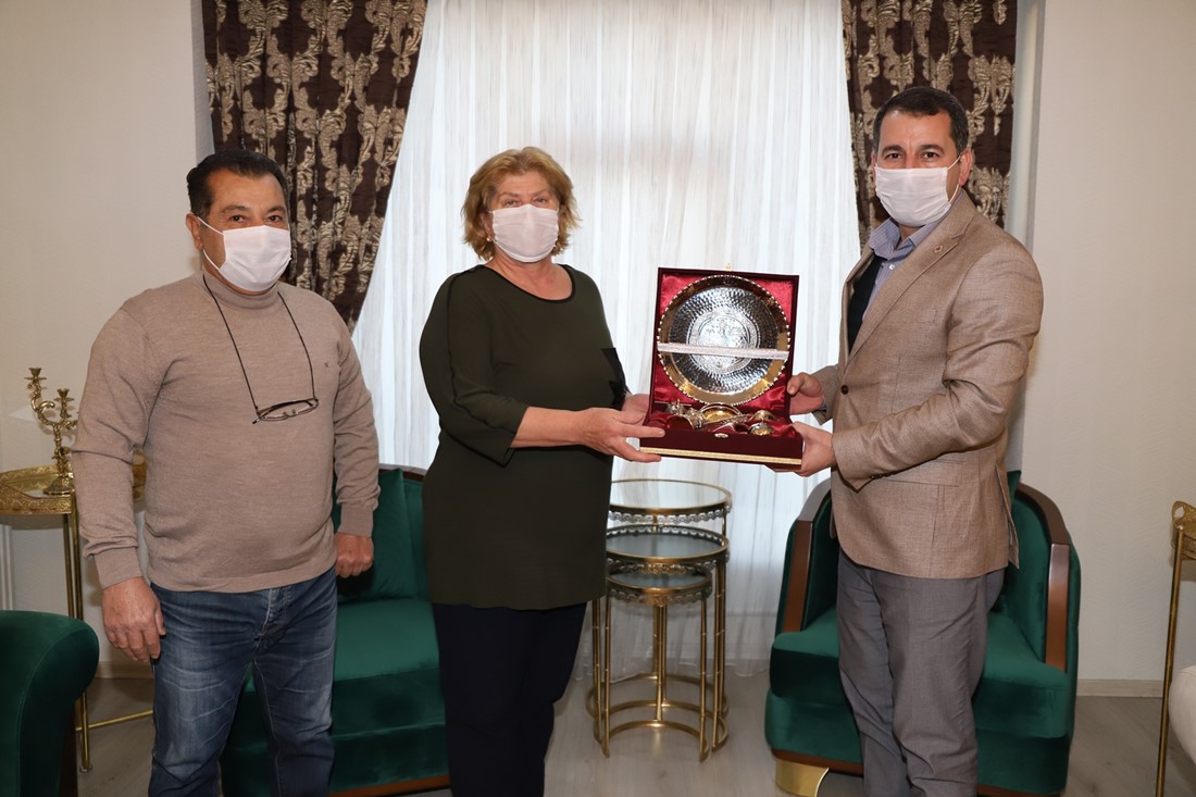 BAŞKAN BAYDİLLİ’DEN ÖĞRETMENLER GÜNÜNDE ANLAMLI ZİYARET