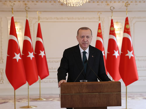 “ÜLKEMİZİN BÖLÜNMÜŞ YOL UZUNLUĞUNU 27 BİN KİLOMETRENİN ÜZERİNE ÇIKARDIK”