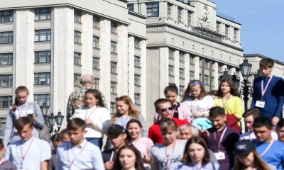 Devlet Duması, çalışan öğrencilerin sosyal yardımlardan yararlanma hakkını koruyan Birleşik Rusya yasasını oybirliğiyle kabul etti