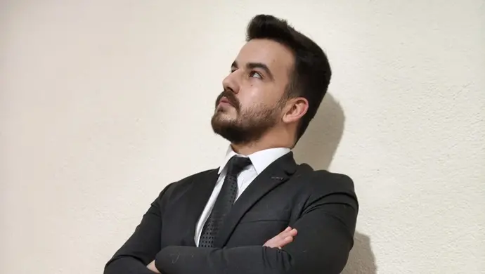 OYUNCU ALI TOLU HAZİRAN’DA HOLLYWOOD KAMERALARI ÖNÜNE ÇIKIYOR